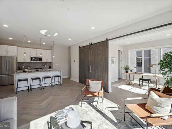 1236 Raum St NE APT 21, Washington, DC 20002