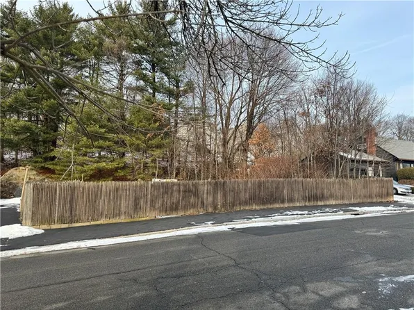 112 Longwood Ave, Providence, RI 02908