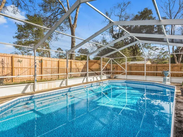 611 Audubon Dr, Fort Walton Beach, FL 32547