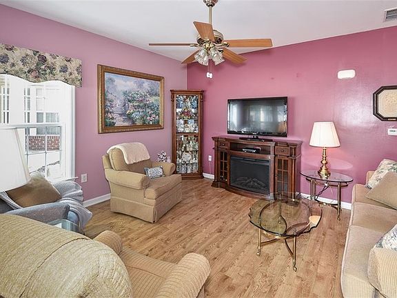 4th image of 8818 Jonathan Dr #27A