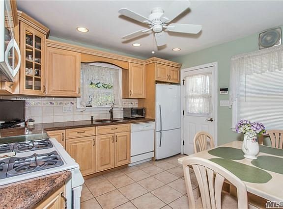 4th image of 1011 Polk Ave