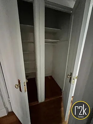 Rented by Realty 2000 Corp | media 11