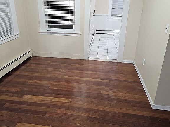 Dining Area leading into the kitchen.