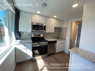 18306 12th Ave NE #B, Seattle, WA 98155