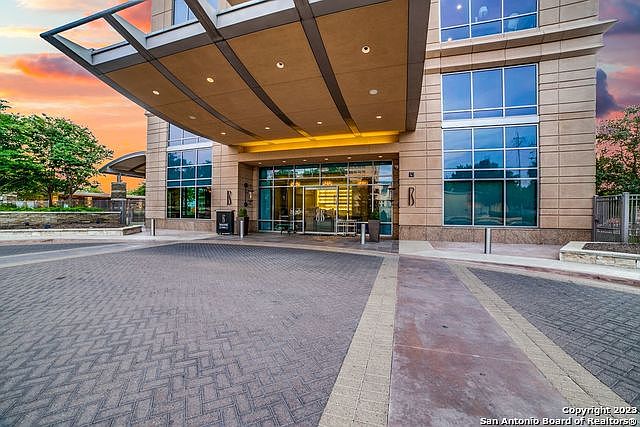 1st image of 4242 Broadway St #804