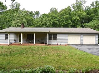 4130 Countryside Dr, Hickory, NC 28602