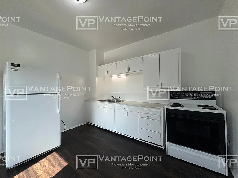 213 E Green Bay St #B — Photo 2
