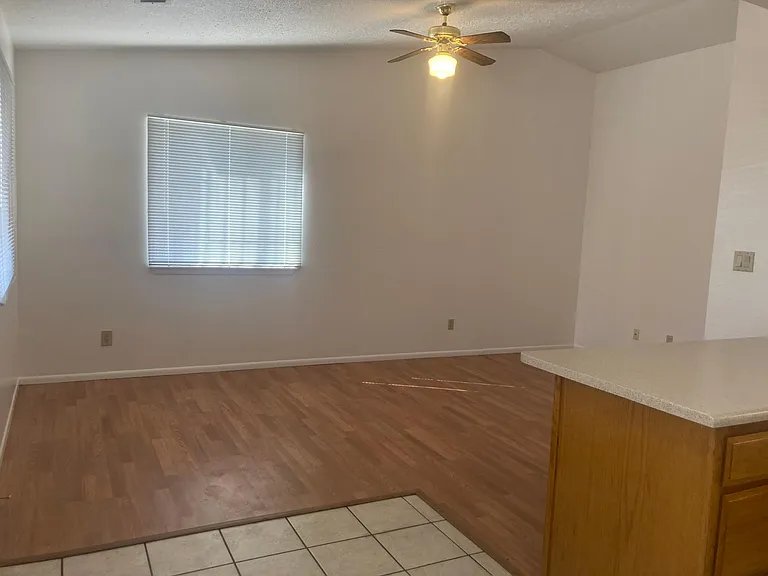 207 Princeton Dr SE #D — Photo 2