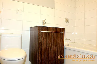 Rented by aptsandlofts.com