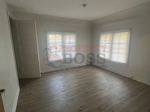 4th image of 507 School St