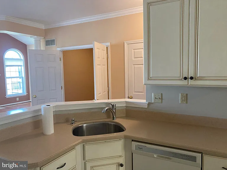 118 Madison Way — Photo 15