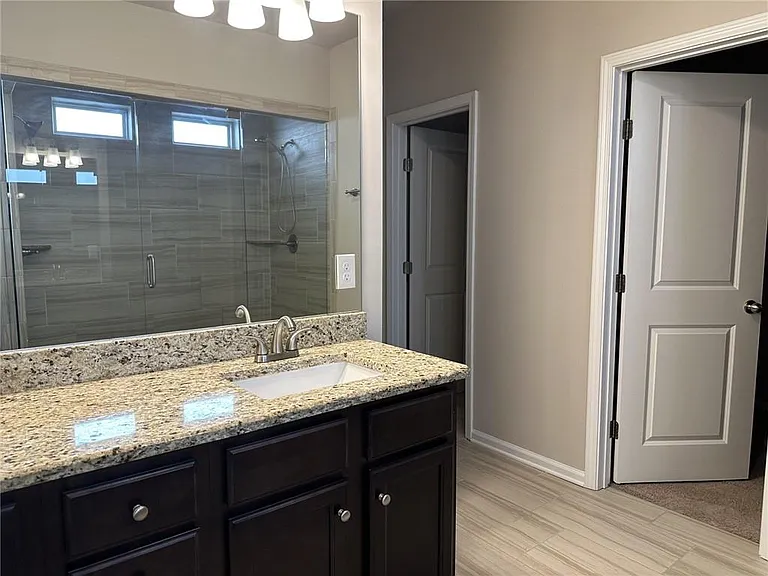 2439 Ivy Meadow Ln — Photo 4