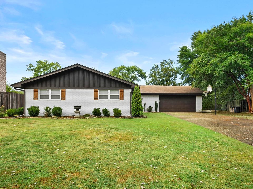 1st image of 12 Burford Dr