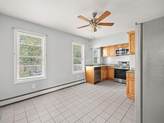 4th image of 28 Myrtle St