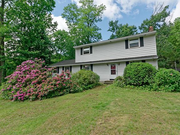 4th image of 44 Bayberry Dr