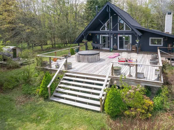 355 Fox Meadow Ln, Margaretville, NY 12455
