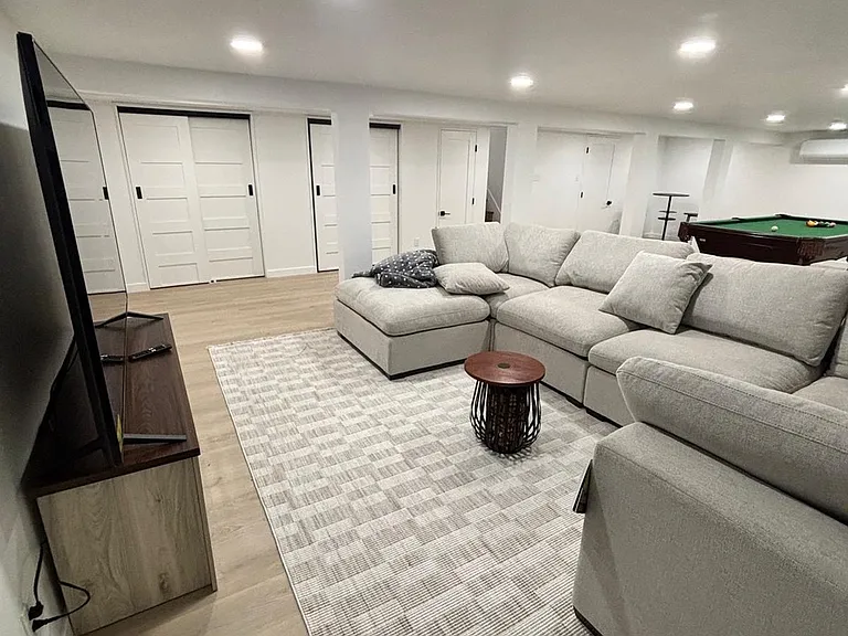791 Longview Ave — Photo 3