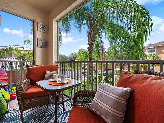 5th image of 3944 Pomodoro Cir Unit 202