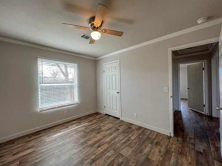 2500 W Highway 90 — Photo 15