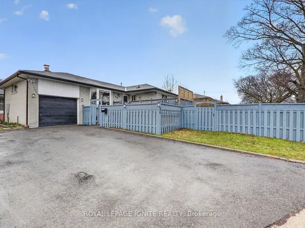 56 Frost St, Toronto, ON M9W 1Y8