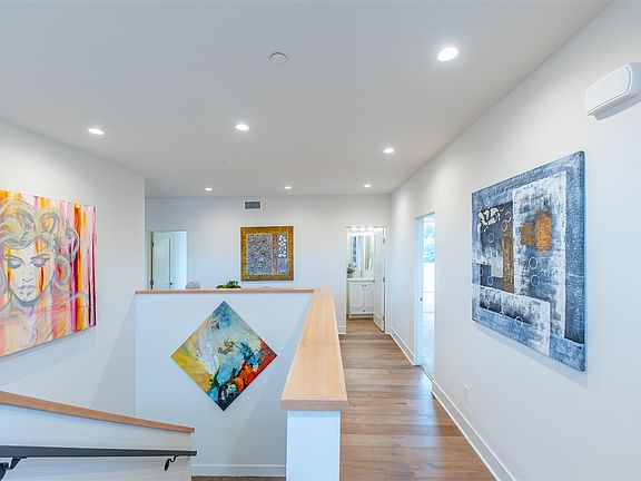 3rd image of 7569 Herschel Ave
