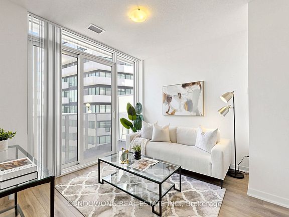 2nd image of 100 Harbour St #4905