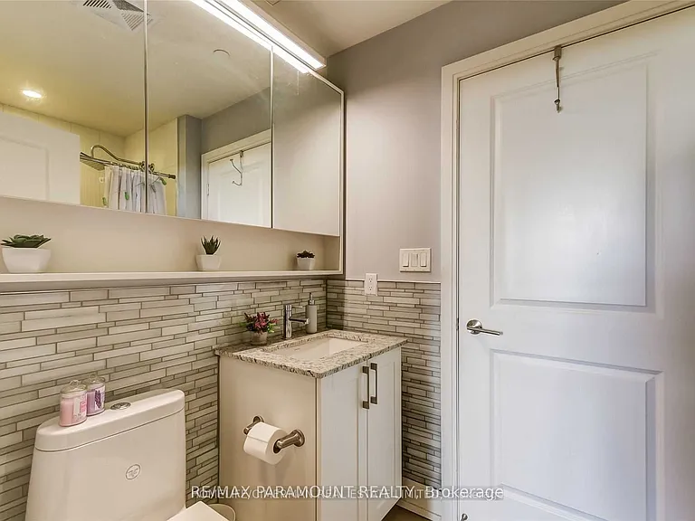 9600 Yonge St #706B — Photo 18