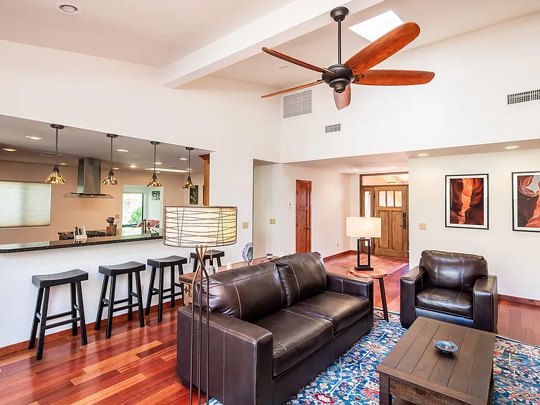 1135 Rodeo Rd — Photo 22