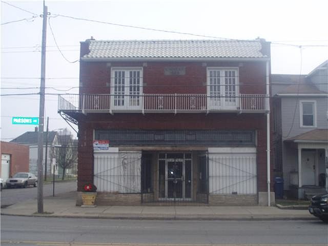 2nd image of 1124 Parsons Ave