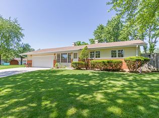 340 Pleasant St, Hoffman Estates, IL 60169