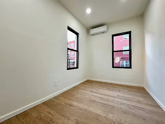 Sold by Remax Real Estate Professionals | media 4