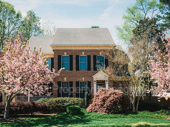 2nd image of 107 Barrington Ln