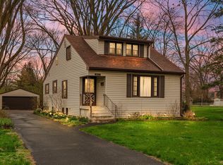 8832 Oakwood Ave, Munster, IN