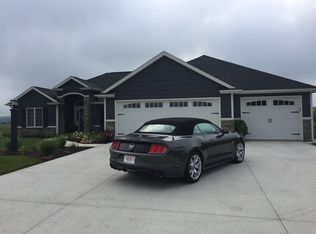 406 Thoroughbred Ln, Auburn, IN 46706