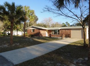 571 E Country Club Dr, Williston, FL 32696