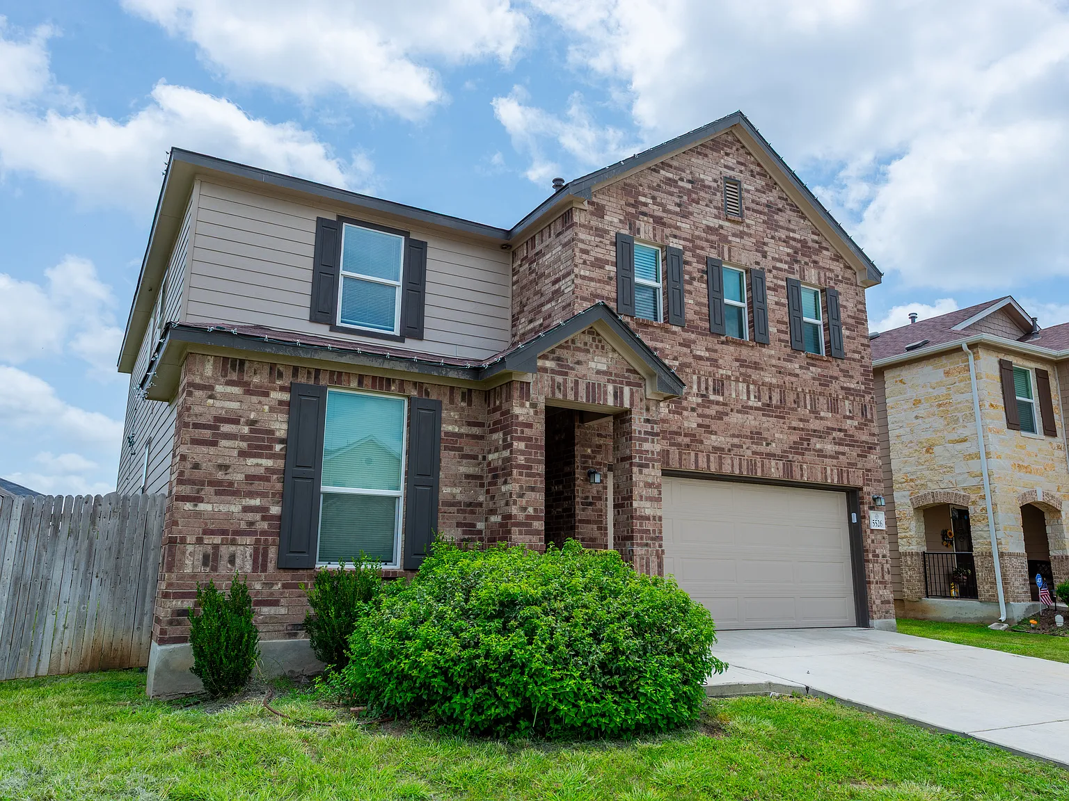 4 bed, 2381 sqft, $1,925 — Photo 4