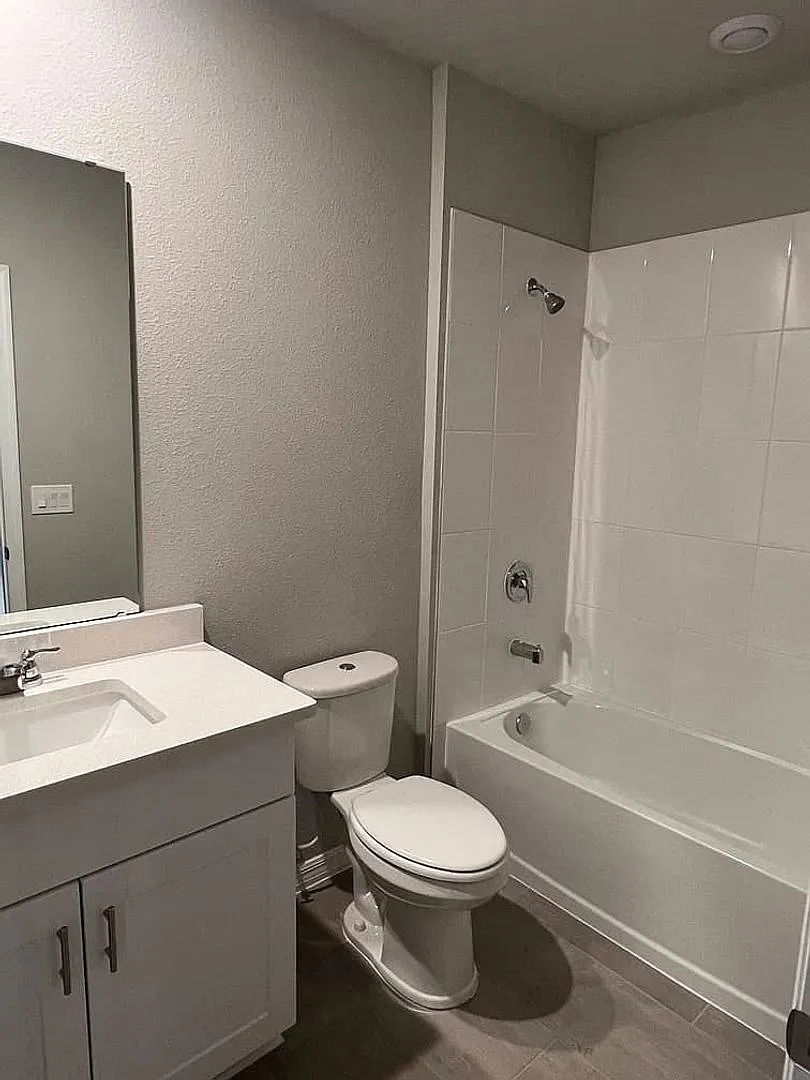 Brand New 3Beds / 2Baths Stylish Home in Silver Springs — Photo 3
