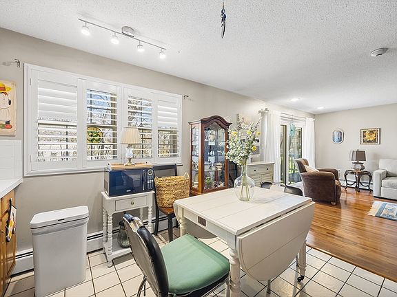 5th image of 68 Edgelawn Ave APT 9