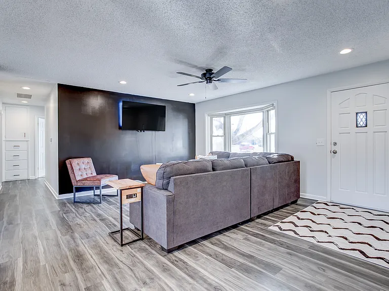 1734 S Lark Ln — Photo 6