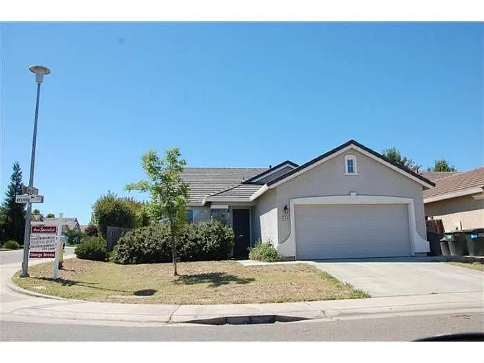 5844 Ayshire Pl photo 1