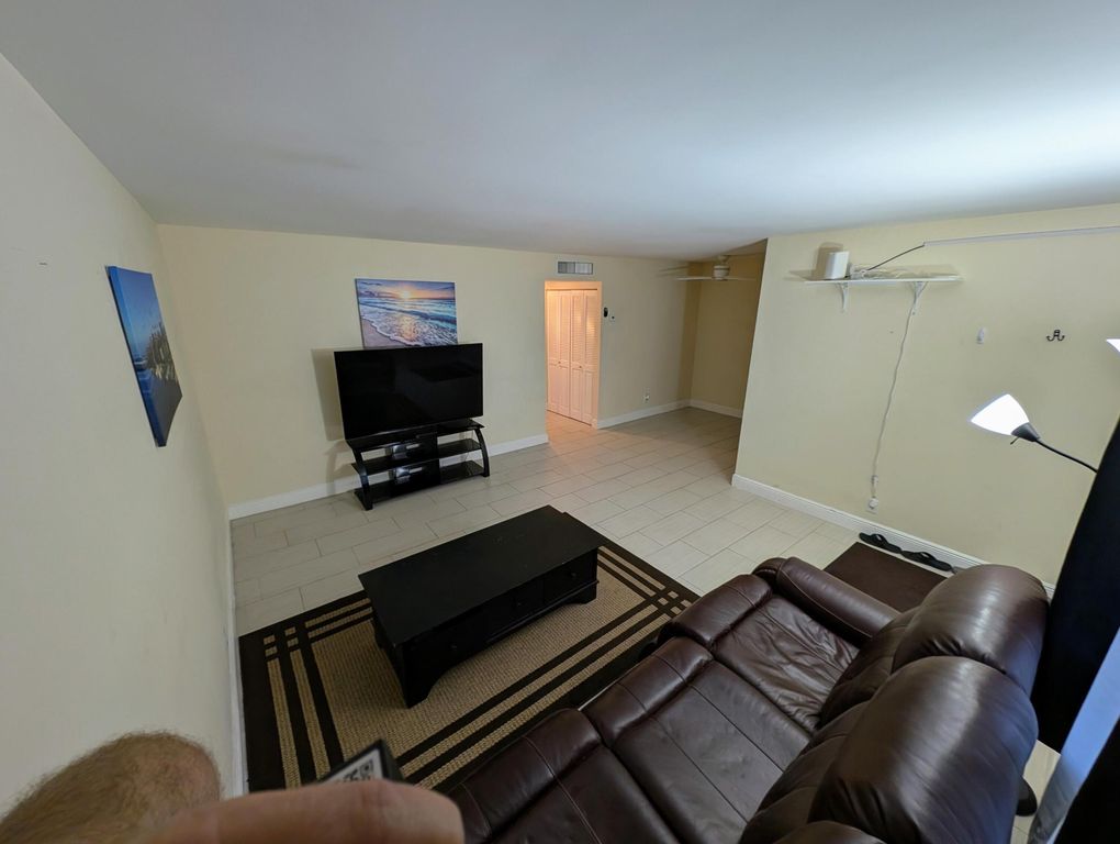 2860 NE 14th Street Causeway #102d, photo 6