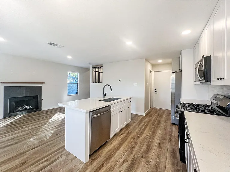 3506 Larchmont Cv #A — Photo 7
