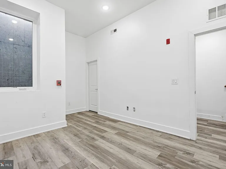 516 W Montgomery Ave #1 — Photo 17
