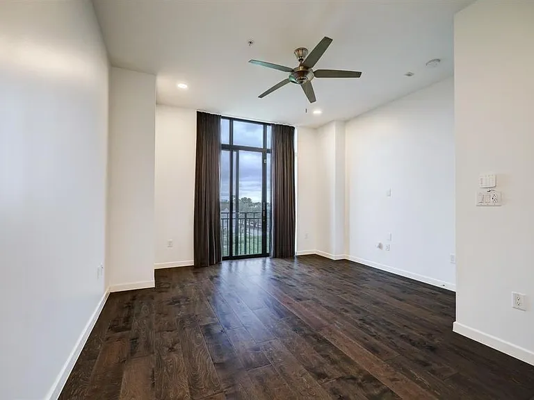 4820 Caroline St #404 — Photo 6