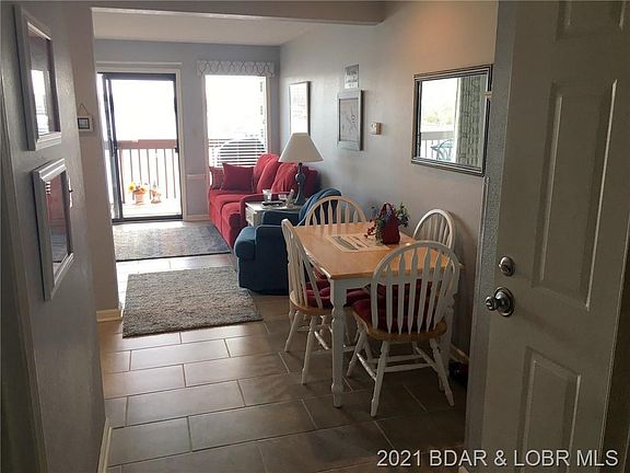 5th image of 911 Crawford Dr #202