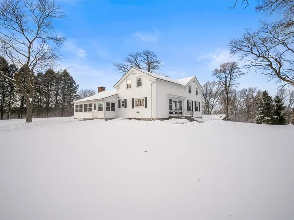 1086 Strong Rd, Victor, NY 14564