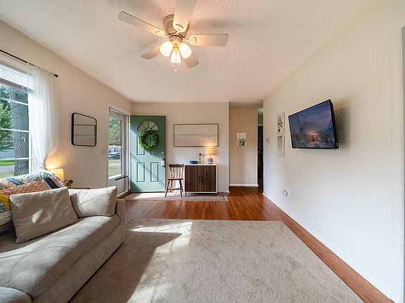 5th image of 1210 Woodcrest St