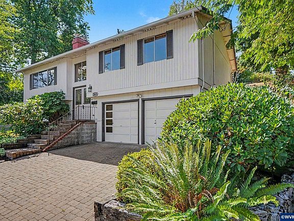 2nd image of 3615 Edward Dr SE