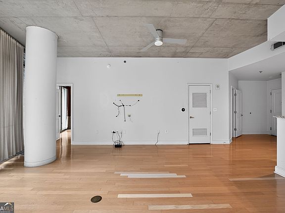 5th image of 950 W Peachtree St NW Unit 612