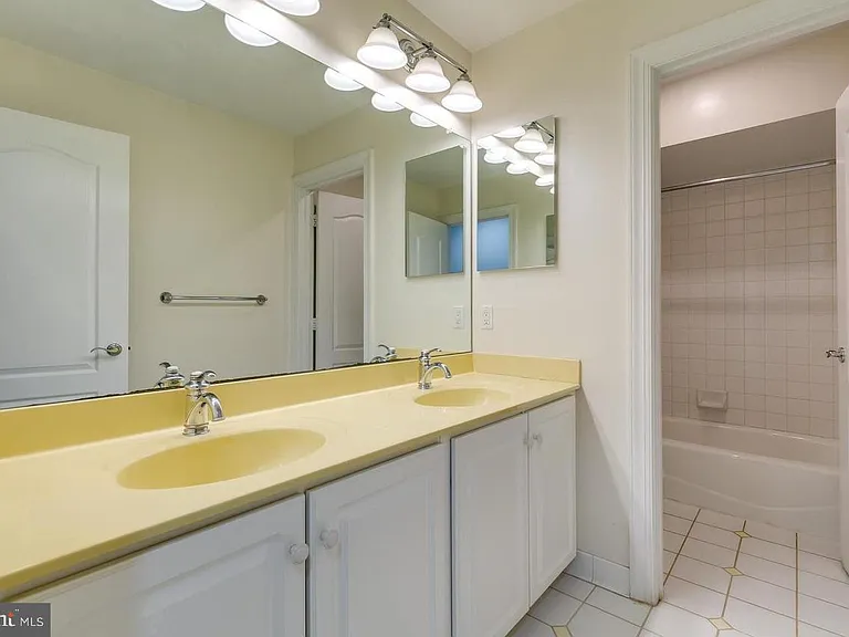 1489 Broadstone Pl — Photo 15